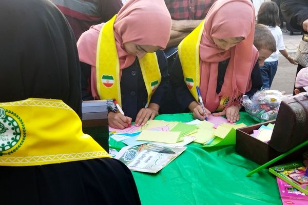 جشن وحدت و ولایت با حضور پرشور دانش‌آموزان اسکو