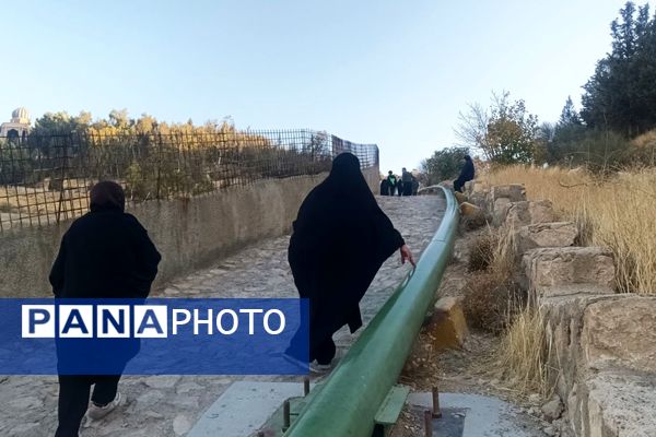 دانش‌آموزان کوهنورد دبستان شاهد حیات زائر شهید گمنام شدند