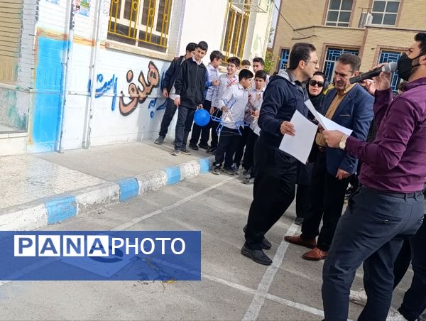 مسابقه «نجات تخم‌مرغ» در دبیرستان شهید بهشتی بهبهان