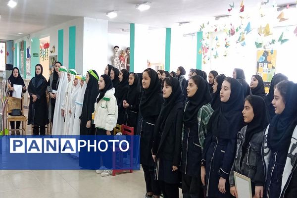 بازدید دانش‌آموزان از کانون پرورش فکری کودکان و نوجوانان