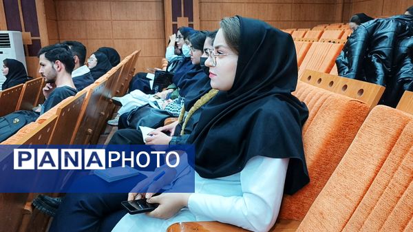 نشست بررسی ابعاد خودکشی و راهکارهای کاهش آن در کهگیلویه‌وبویراحمد