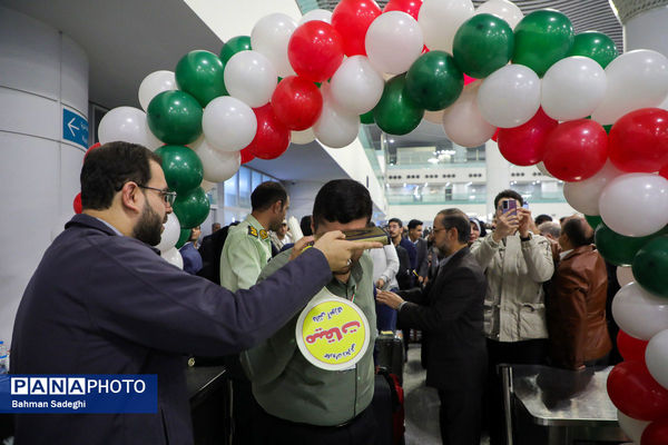 آیین بدرقه دانش‌آموزان و مربیان عمره‌گزار به سرزمین وحی