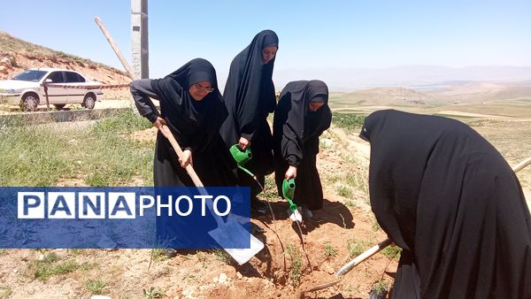 اجرای برنامه «در حریم آستان» در جوار امامزاده سید بهاءالدین محمد شیخ‌شبان