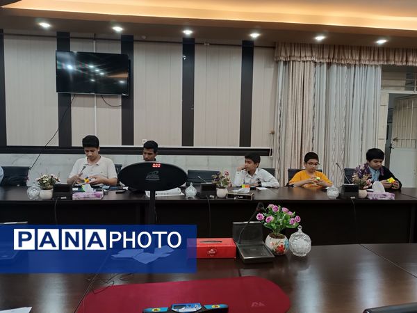 دوره توانمندسازی راه‌یافتگان ناحیه 3 شیراز به المپیاد رویش استانی