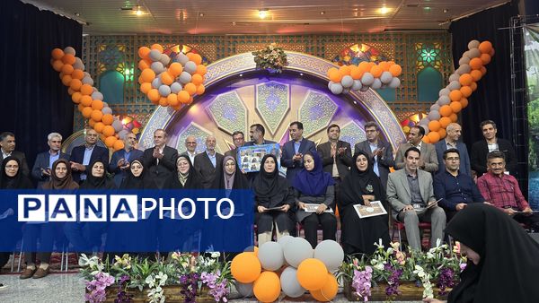 همایش تجلیل از فرهنگیان بازنشسته ناحیه۴ اصفهان در اردوگاه شهید بهشتی اصفهان