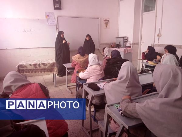 شادی کودکانه و معنویت دینی در لیلة‌الرغائب دبستان  شهید نجفی فدافن 