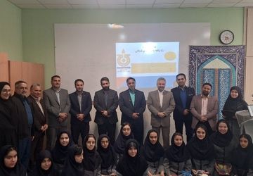 برگزاری نمایشگاه مفاخر ملی به مناسبت روز سمپاد در دبیرستان فرزانگان مشهد
