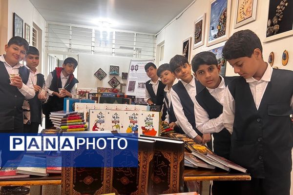 برپایی نمایشگاه کتاب در پژوهش‌سرای کاوش کهریزک 