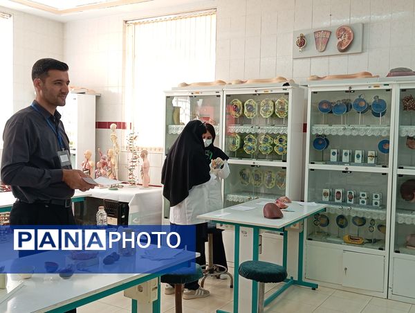 ۳۰ تیم دانشآموزی در مرحله استانی بیست و سومین دوره از مسابقات آزمایشگاهی به رقابت پرداختند