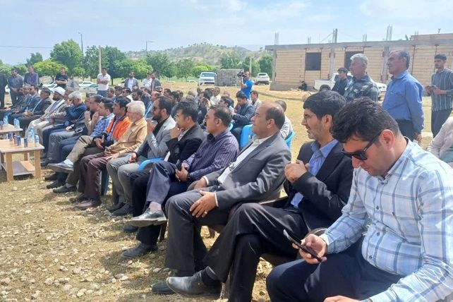 آیین کلنگ‌زنی مدرسه 12 کلاسه در دیشموک 