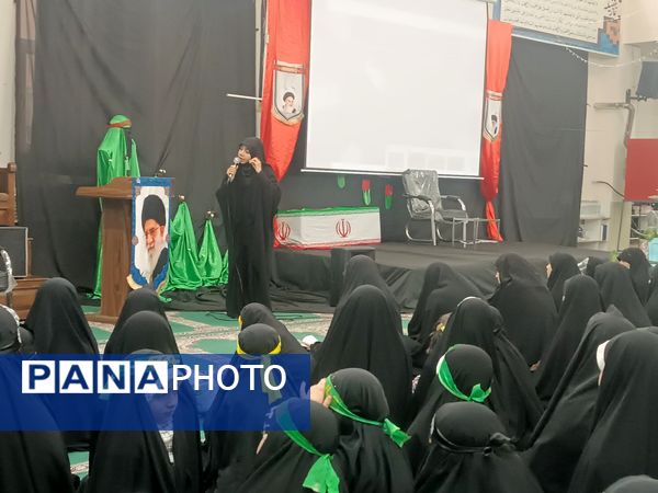 تکریم خانواده شهدا در مسجد حضرت محمد مشهد مقدس