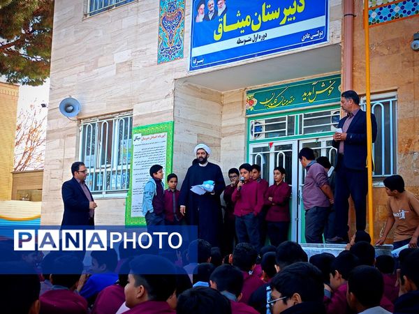 کاندیدای شورای دانش آموزی دبیرستان میثاق از برنامه های خود گفتند