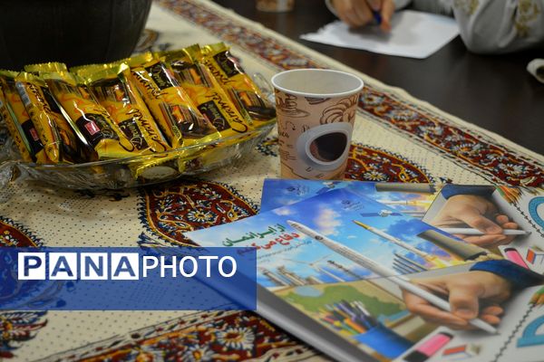 برای اولین‌بار؛ برگزاری کافه ۵۷ در دبیرستان‌ نمونه دولتی ولایت بهارستان‌دو