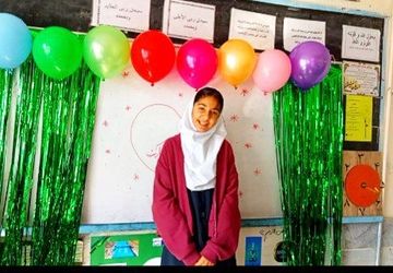 تبریک متفاوت دانش آموزان دبستان سمیه به مادرانشان