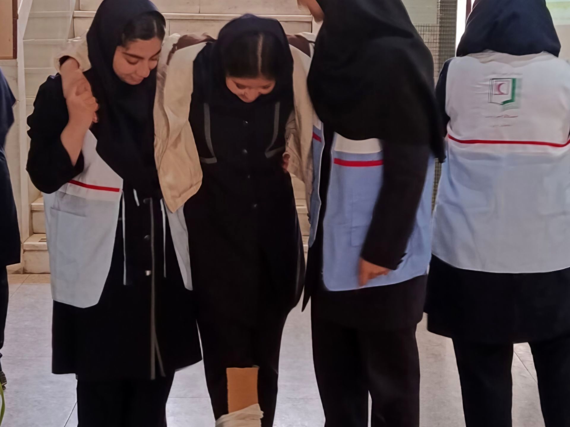 مانور زلزله در مدرسه مصلی نژاد ناحیه 6