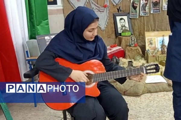 برگزاری نمایشگاه مدرسه انقلاب در بهارستان ۲