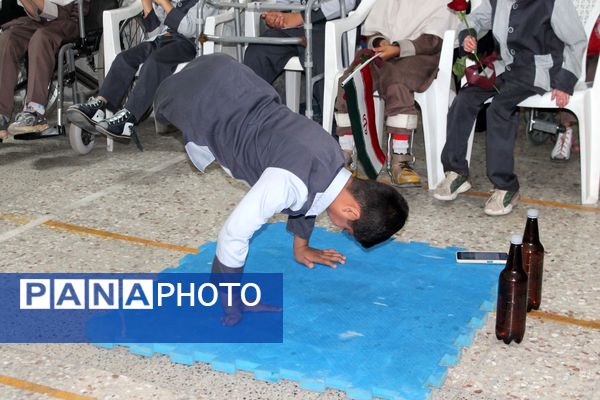 بازدید مدیرکل آموزش و پرورش استان خراسان رضوی از مدرسه خدیجه ی کبری (س) 