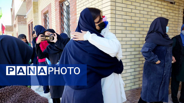 بازگشت معنوی دانش‌آموز حاجی‌آبادی از سفر پرفیض حج