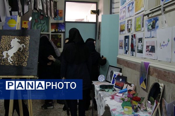 جشنواره هفته مشاغل در هنرستان تقوی پیشگان بهارستان۲