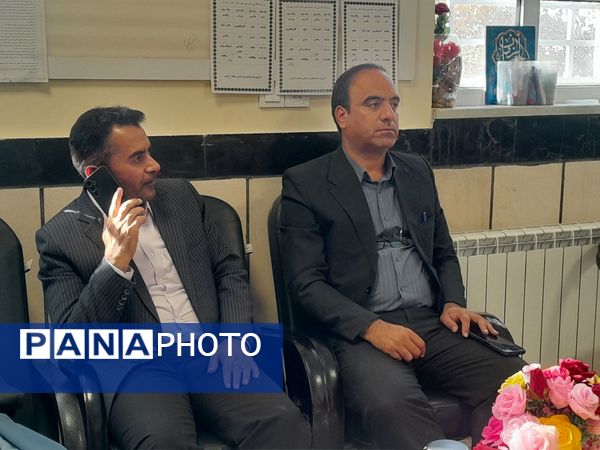 بازدید مسئولین اداره آموزش و پرورش از دبیرستان مادرمهربان خلیل آباد