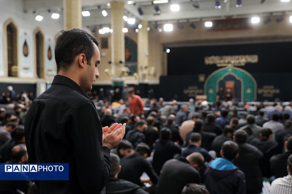 مراسم عزاداری شب شهادت حضرت فاطمةالزهرا سلام‌الله‌علیها در حسینیه امام خمینی(ره)