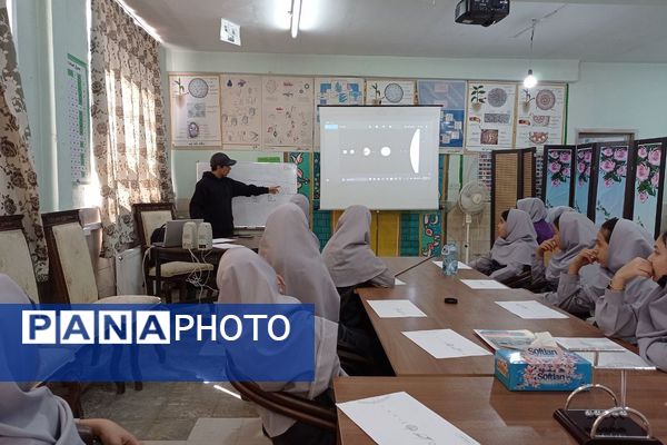 بازدید دانش‌آموزان سال اولی دبیرستان اندیشه‌نفیس شهرستان فیروزکوه از پژوهش‌سرا