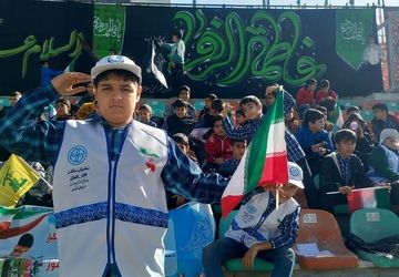 روایت شور پرچم های ایران در جشن روز دانش آموز شهرستان قدس در ورزشگاه 