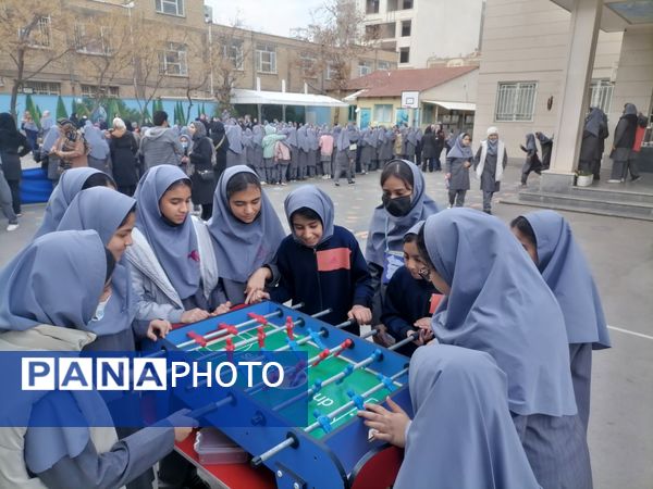 مسابقه جذاب مادر و دختر در دبستان مصلی نژاد حضرت زینب(س)