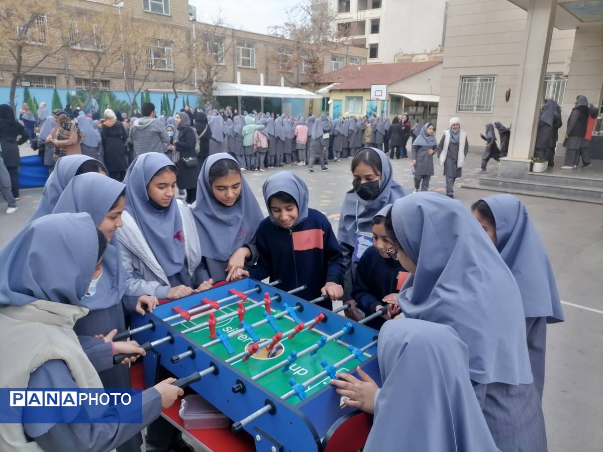مسابقه جذاب مادر و دختر در دبستان مصلی نژاد حضرت زینب(س)