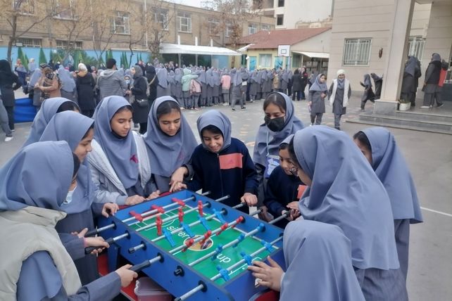 مسابقه جذاب مادر و دختر در دبستان مصلی نژاد حضرت زینب(س)