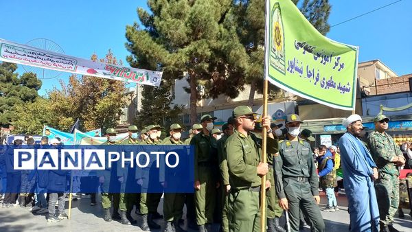 راهپیمایی 13 آبان با حضور حداکثری دانش آموزان در شهرستان نیشابور 