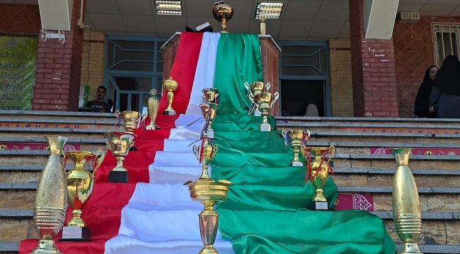 برگزاری انتخابات انجمن‌هاى ورزشى در دبیرستان زینبیه۲ شهریار