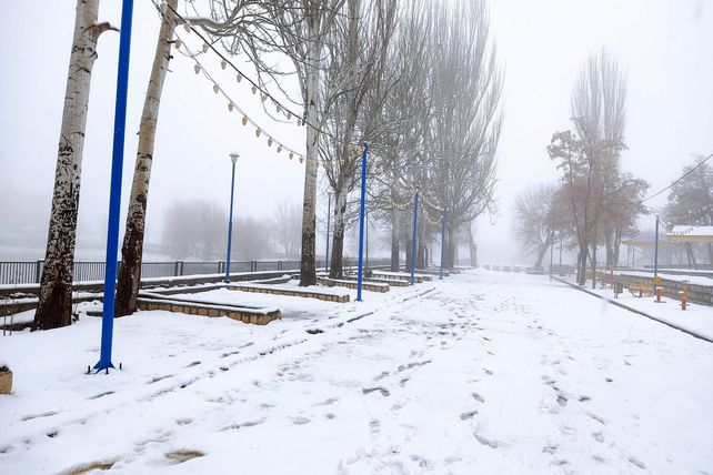 برف بی‌پایان، شهرستان بن را در آغوش سپیدی برد