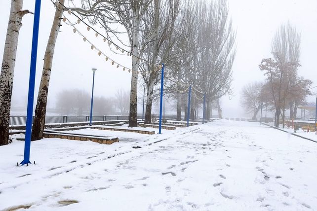 برف بی‌پایان، شهرستان بن را در آغوش سپیدی برد