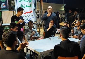 برگزاری کلاس مداحی و پذیرایی از زوار امام حسین (ع) در موکب سازمان دانش‌آموزی کردستان