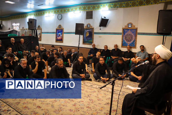 مراسم عزاداری ظهر شهادت امام رضا(ع) در مدرسه رویش کاشان