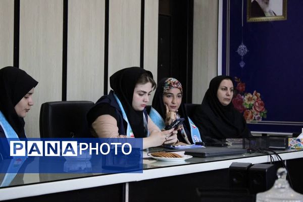 نشست صمیمی دانش‌آموزان خبرنگار پانا با مدیرکل آموزش و پرورش کهگیلویه و بویراحمد 