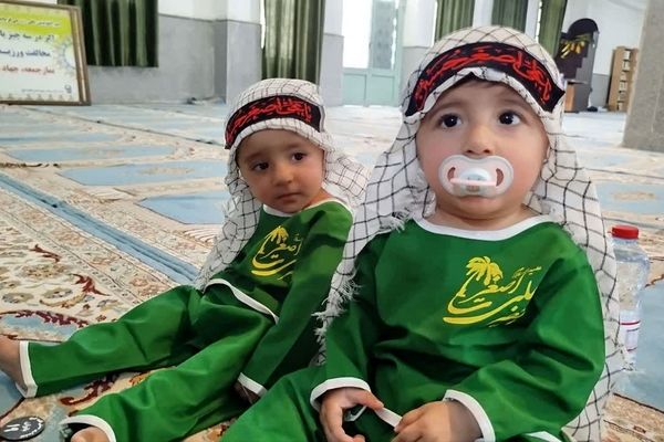 اجتماع شیرخوارگان حسینی در قلعه‌گنج 