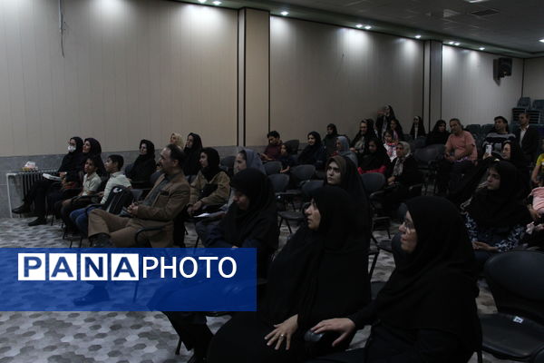 مراسم حافظ خوانی در کانون ام ابیها یزد