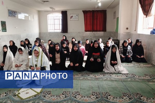  نماز جماعت آموزشگاه آیت الله طالقانی در ماه مبارک رمضان 