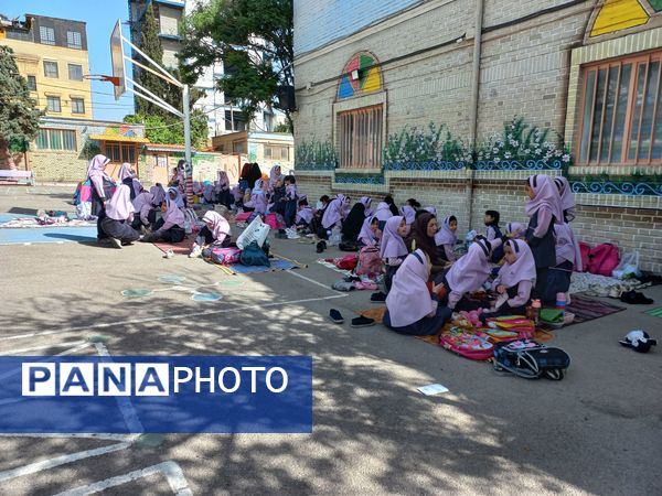 اردوی حیاطی و جشن آخر سال در دبستان دخترانه شاهد تحقیقی ناحیه ۶