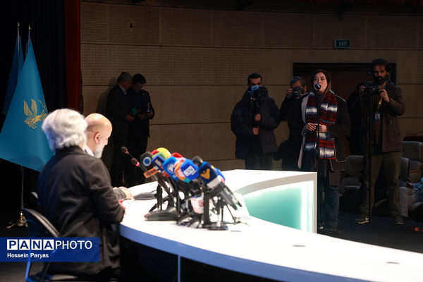 نشست خبری دبیر چهل و سومین جشنواره فیلم فجر