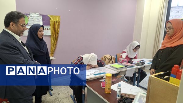 مدیر آموزش‌وپرورش منطقه ۱۴ تهران از کارکنان مدرسه اتیسم راد تقدیر کرد