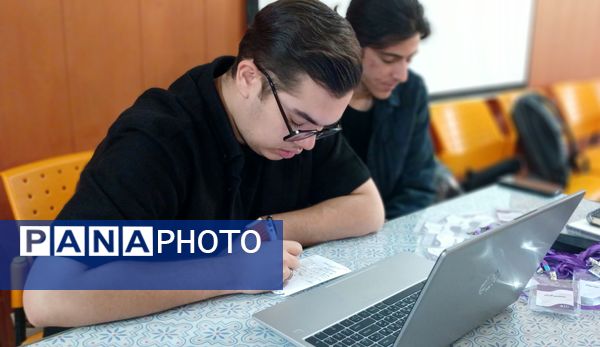 جشنواره تخصصی هوش مصنوعی در هفته هوش مصنوعی در دانشگاه آزاد واحد کرج 