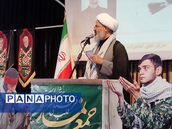  نماز جمعه شهرستان کاشمر با حضور پیکر شهید گمنام 