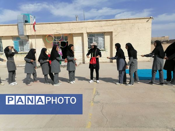 المپیاد ورزشی درون مدرسه ای در دبیرستان حاج مهدی روحانی خلیل آباد 
