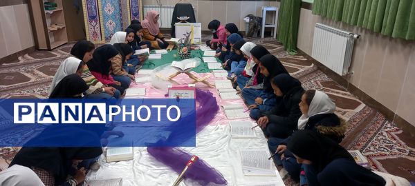 محفل انس با قرآن کریم در دبستان داریوش گنجی