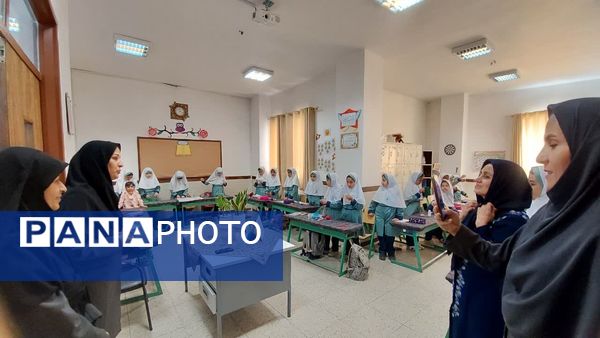 جشنی خاص در مدرسه شاهد نیک اندیشان یزد