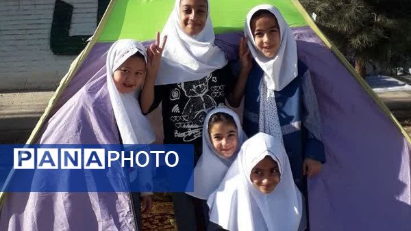 برگزاری ایستگاه نقاش شو و ایستگاه آرزوها در دبستان شهید عامل هوشمند زارچ