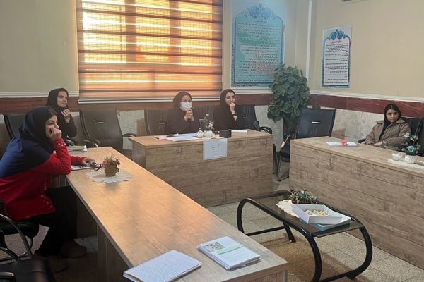 همیار معلم، یاری دهنده دبیر در جریان یادگیری و پیگیری کننده جریان آموزش